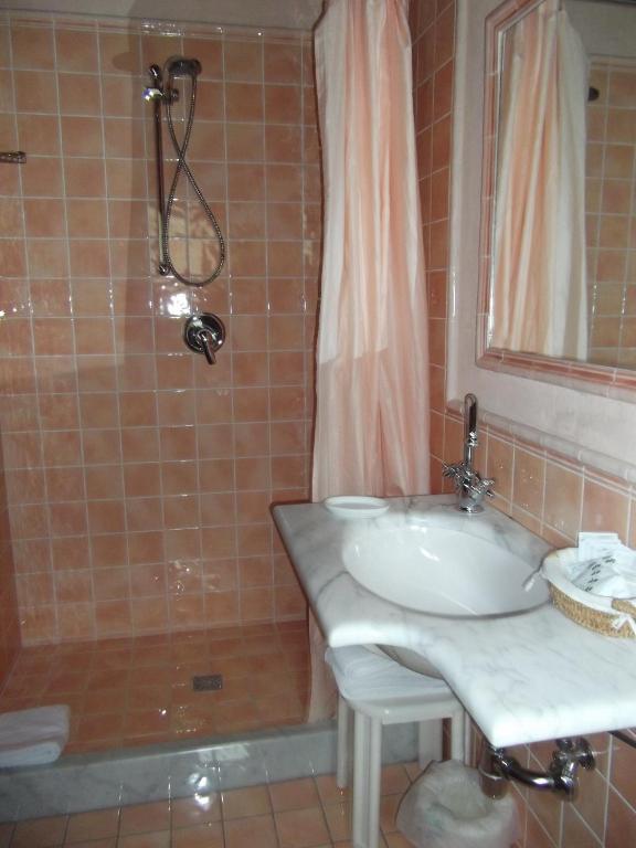 L'Arcadia Guest House Пиетрасанта Стая снимка